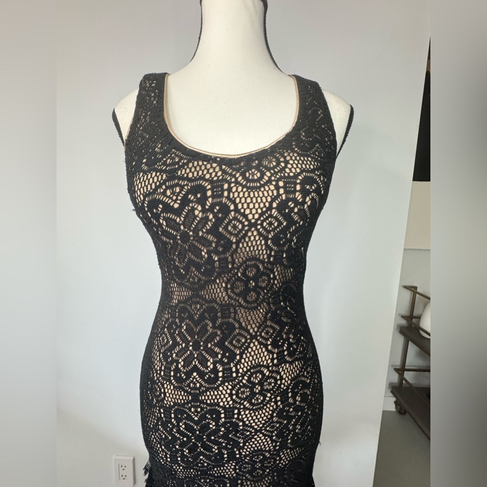 Dress the Population Black & Beige V-Neck Midi Dress - Size Small - Picture 5 of 17
